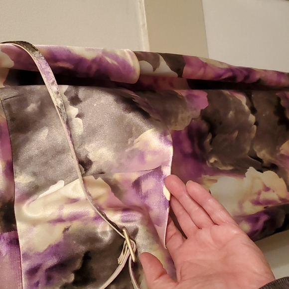 3/$30 London Times Satiny Dress with Belt and Peplum - Picture 4 of 7